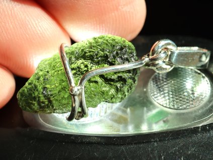 vltavin stribrny privesek 1