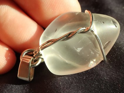 kristal pravy cesky tromlovany stribrny privesek 1