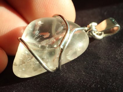 kristal valounek pravy cesky drahy kamen privesek sperk 1