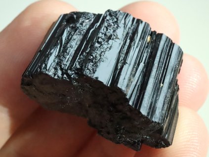 cerny turmalin plochy spalik 1