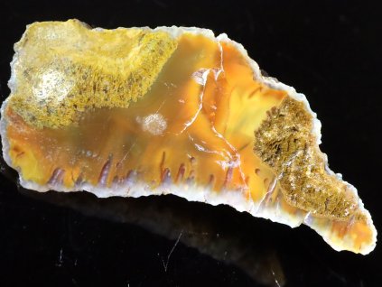 achat oranzovy polovina pecky doubravice 1