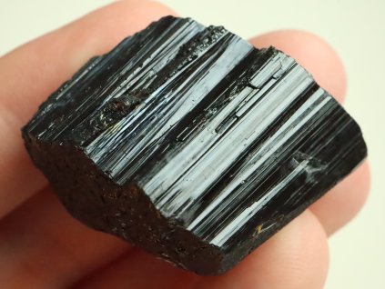 cerny turmalin skoryl dohojeni samolecitel 1