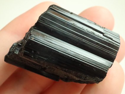 cerny turmalin slusny poctivy spalek 1