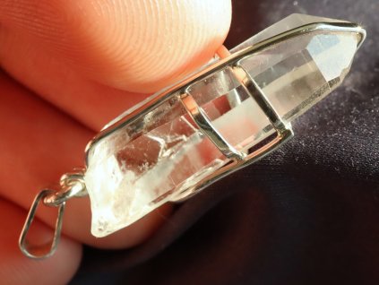 krystal kristal cesky drahy kamen sperk privesek 1