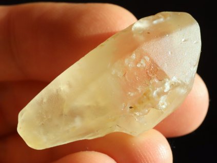 citrin krystal spicka cesky drahy kamen obrazky 1