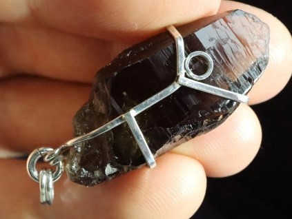 morion plochy krystal pravy cesky kamen sperk privesek 1