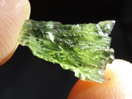 vltavin prirodni tektit moldavit meteorit 1