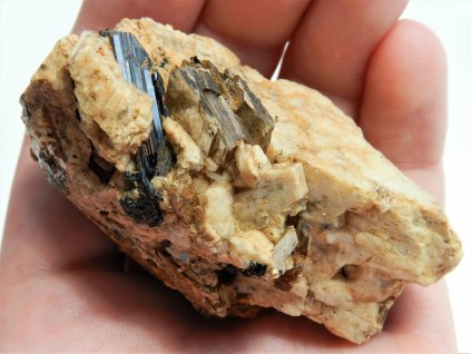 albit muskovit cerny turmalin kamen vysocina prirodni obrazky 1