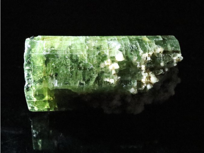 apatit zeleny valecek spalik krystal lokalita naleziste cejov prirodni 5