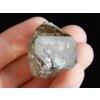 zahneda fragment krystalu kourovy dolni bory obrazky 2