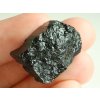 cerny turmalin leskly ryhovaly pevny spalik valecek cesky drahy kamen 4