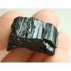 cerny turmalin leskly ryhovaly pevny spalik valecek cesky drahy kamen 1