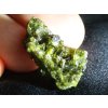 epidot srostlice zelene brcalove zbarvene krystalky 5