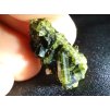 epidot srostlice zelene brcalove zbarvene krystalky 6