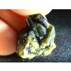 epidot sloupcovite krystaly temne zelene cesky vzacny kamen 2