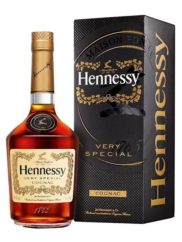 Hennessy Vs v dárkovém kartonku 0.7l