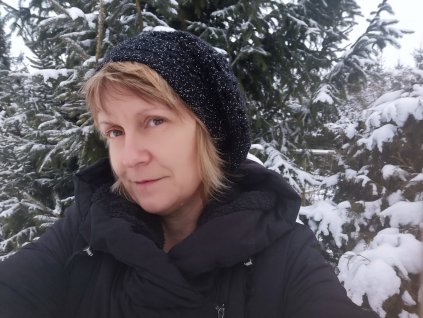 Baretka černá