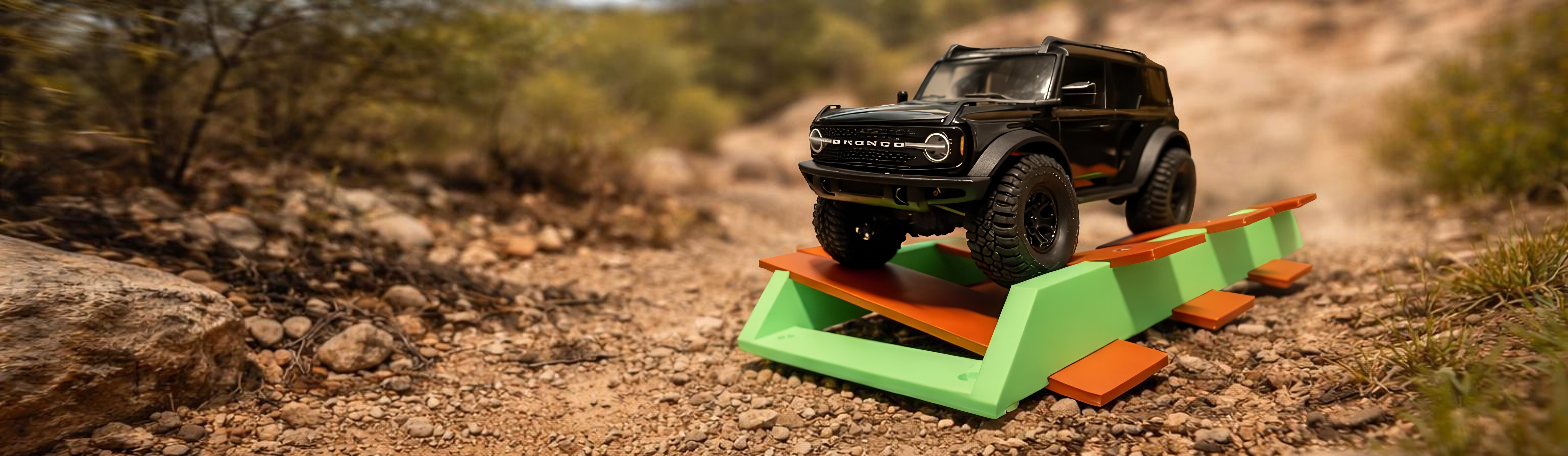 Auto v teréno na překážce