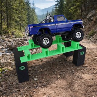 Chcete pocítit náročnost skutečného terénu i u vás doma? 🌲🛻 Naše trail překážky pro RC auta 1:18 promění stůl, dílnu nebo...