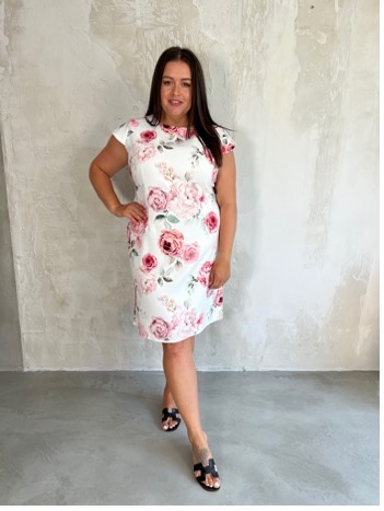 Oblékáme ženy kyprých tvarů s elegancí a sebevědomím