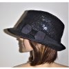 ČERNÝ KLOBOUK lesklý s flitry a mašlí