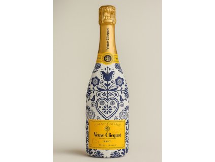 veuve clicquot blue onion main