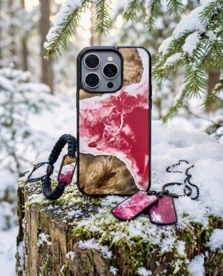 💗 UŽ BRZO! Valentýnská limitovaná edice z 💓 růžové pryskyřice a pravého dřeva 🪵 je skoro tady ⏳ Za pár dní startujeme a...