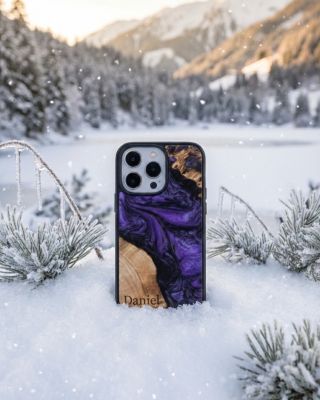 Vytvoř jedinečný dárek, který nikdo mít nebude. Dřevěný kryt s vygravírovaným jménem nebo vzkazem pro tvou polovičku....