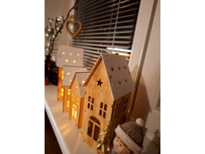 Domek svítící s časovačem větší