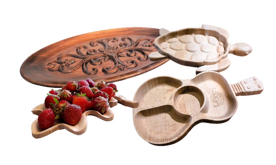 V dielni Drevená Kata Vám prinášame jedinečné drevené dekorácie a bytové doplnky s detailnou rezbou a precíznym ručným dopracovaním. Objavte krásu dreva v unikátnych drevených krížikoch, stromoch života a obrazoch.