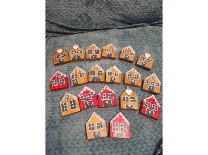 Malovaný domeček k zavěšení