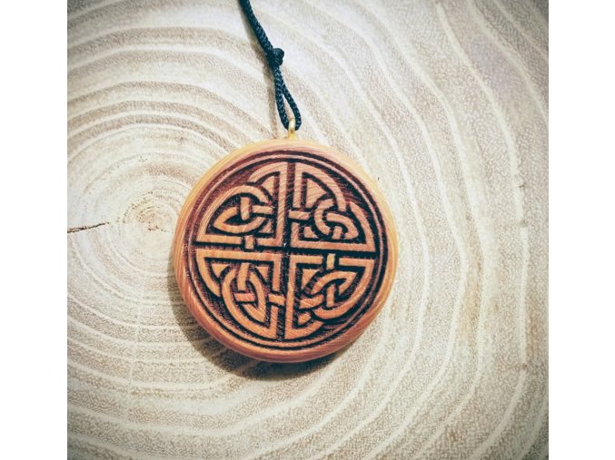 Přívěsek keltský uzel