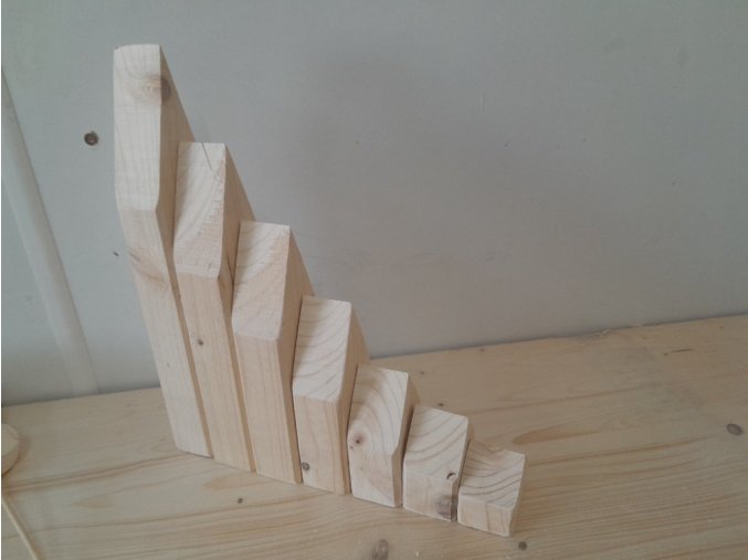 Dřevěné úzké domečky tl.4 cm