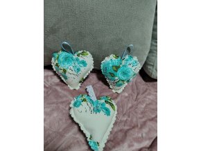 Ručně šitá srdíčka