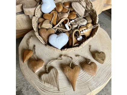 dřevěné srdíčko, srdce ze dřeva, masivní dřevěné srdce