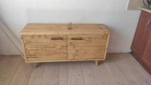 Smrková komoda masiv