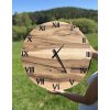 Ořechové hodiny s černými ručičkami | Minimalistický design z exkluzivního dřeva