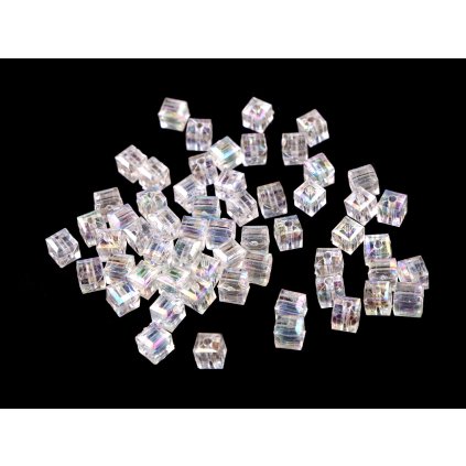 Plastové korálky s AB efektem kostka 6x6 mm