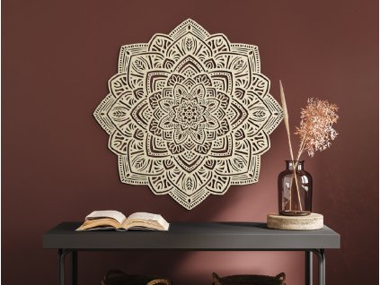 Vyřezávaná dřevěná mandala Symetrie