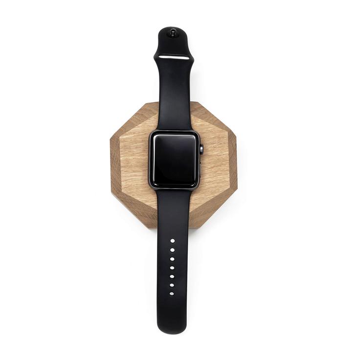 Dřevěná bezdrátová nabíječka na Apple Watch Materiál:: Dub