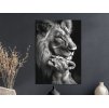 Čiernobiely obraz Pod ochranou leva (Bildgröße A1, Farbe des Rahmens Ohne Rahmen, Oberflächenfinish 3D)