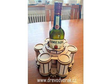 Mechanický minibar na lahev a panáky