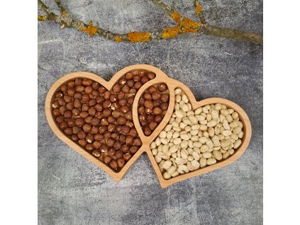 Dřevěná miska Propojená srdce – symbol lásky a spojení