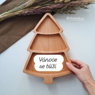 🎄 Vánoce se blíží… a já mám teď ještě volné kapacity! Možná už mě tu znáte, možná ještě ne. Jmenuji se Jana a tvořím...