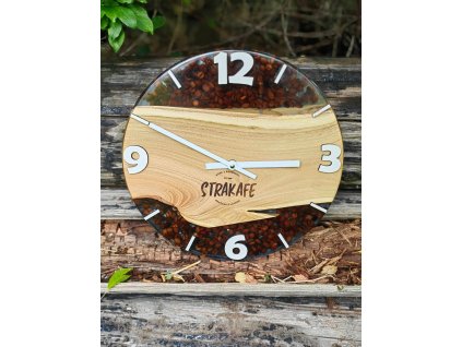 dřevěné hodiny s kávovými zrny