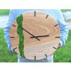 dřevěné hodiny s mechem