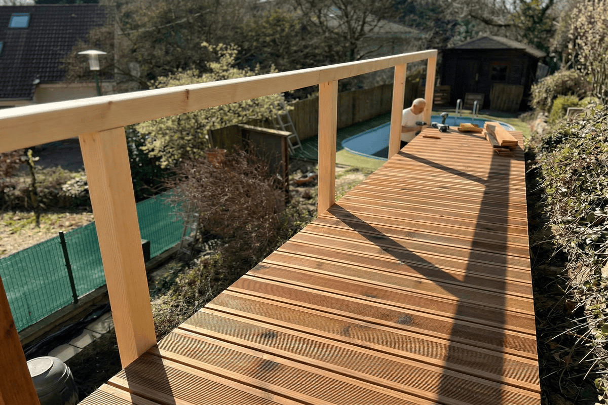 Ako postaviť drevenú lávku a schody, ktoré nezhnijú