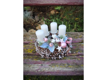 Adventní věnec v jemné růžové – průměr 20 cm