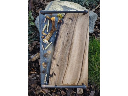 Myslivecký podnos z ořechového dřeva