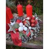Adventní věnec s červenými svíčkami – průměr 25 cm